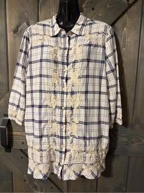 Johnny Was 3J Workshop White and Navy Blue Plaid Button-down tunic Shirt Large